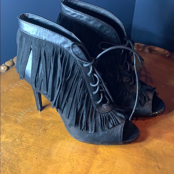 NYLA booties - size 9 - Picture 2 of 5